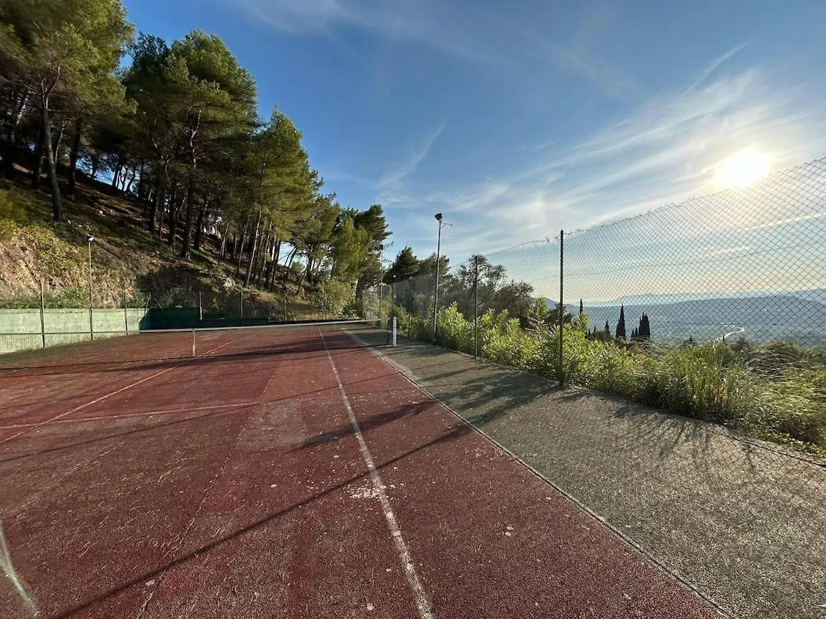 Villa La Ventiliere Pour 12 Personnes Avec Piscine Chauffee, Terrain De Tennis, De Petanque Et Vue Mer Le Beausset France
